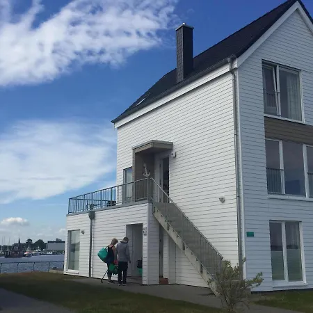 Kaptein's Lounge Apartmán *